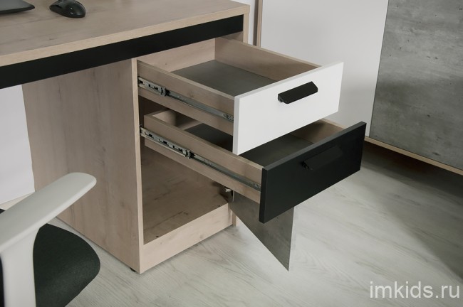 Стол "Либерти Блэк"