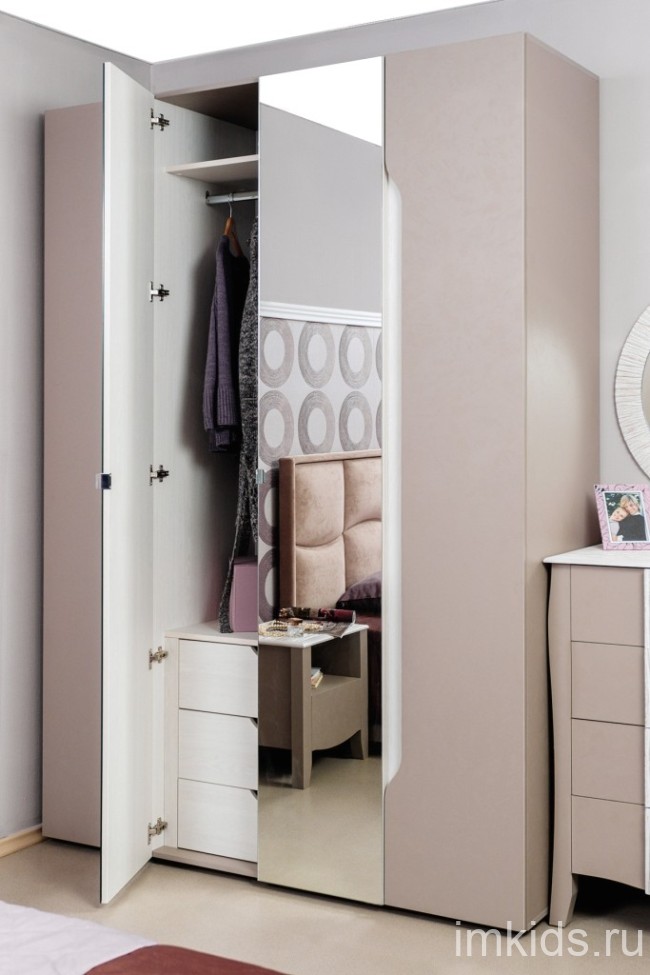 Шкаф для одежды и белья Brownie 777