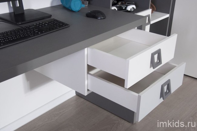 ВЕКТРА Стол письменный с ящиками