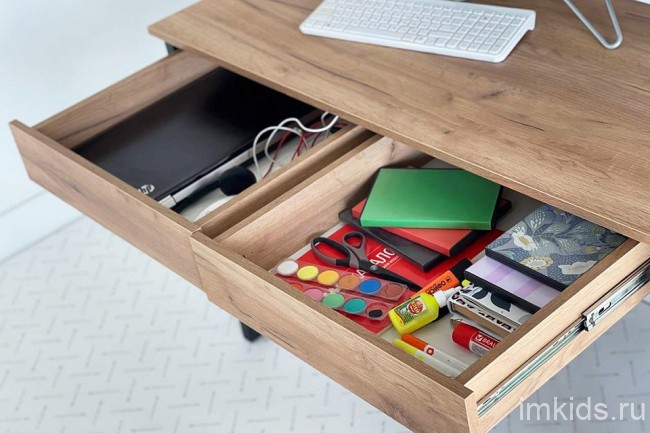 Стол письменный Юниор (дуб крафт золотой, черный муар дуб крафт золотой  1100x580x750)