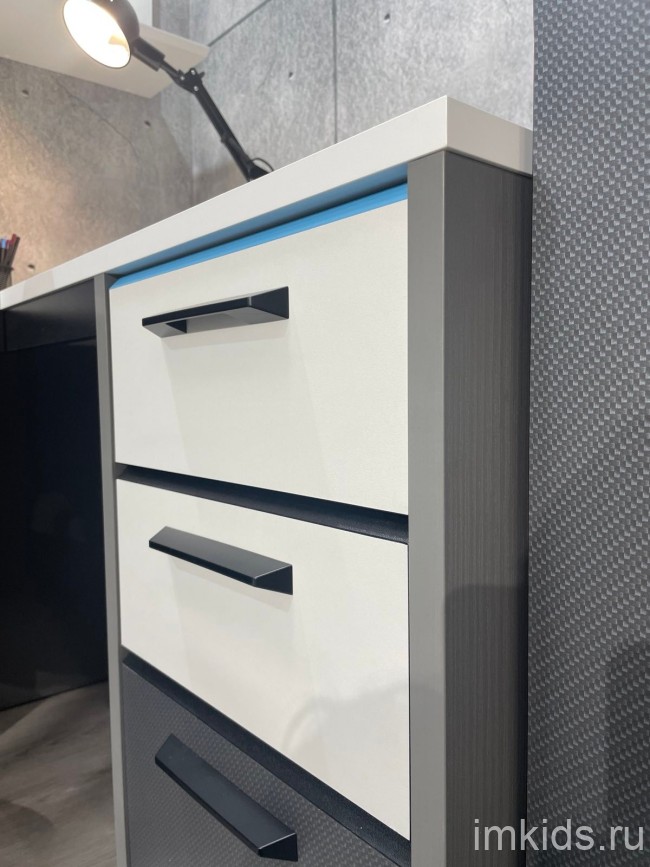 КАРБОН Стол письменный С1 1300