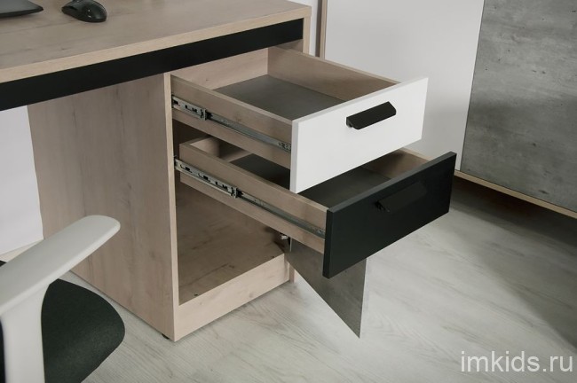 Либерти Стол письменный С2