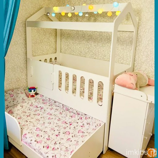 Домик Сказка с выдвижной кроватью