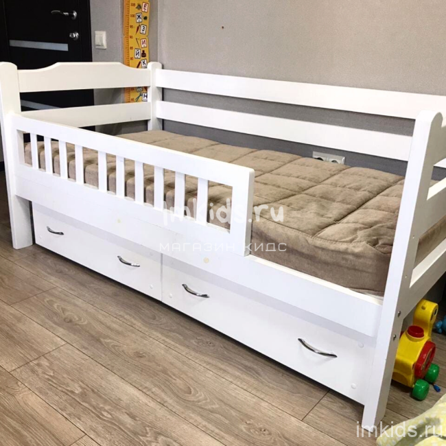 Кровать из массива "Николь"