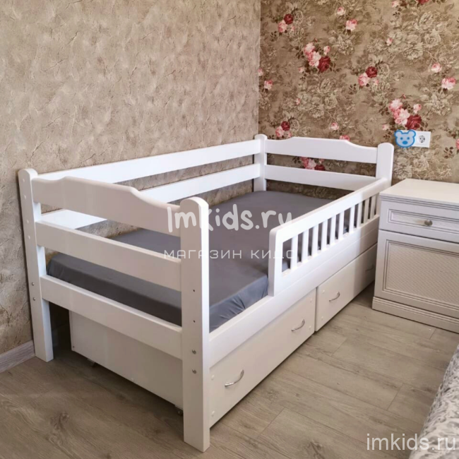 Кровать из массива "Николь"