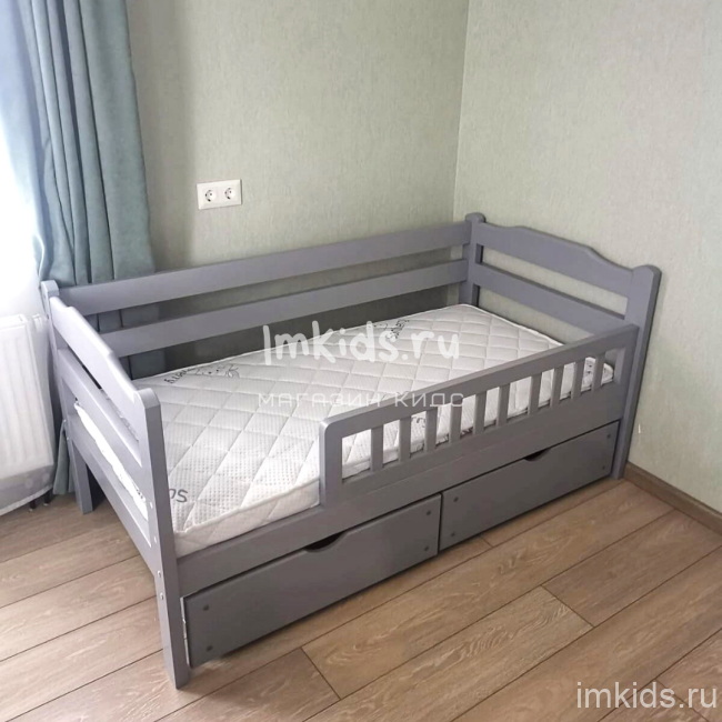 Кровать из массива "Николь"