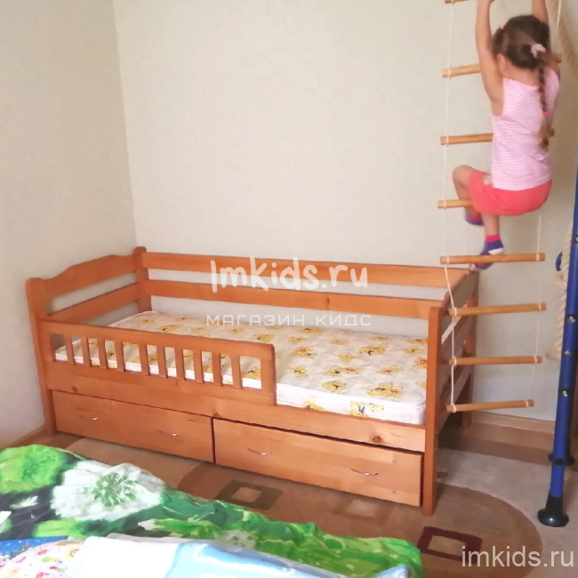 Кровать из массива "Николь"