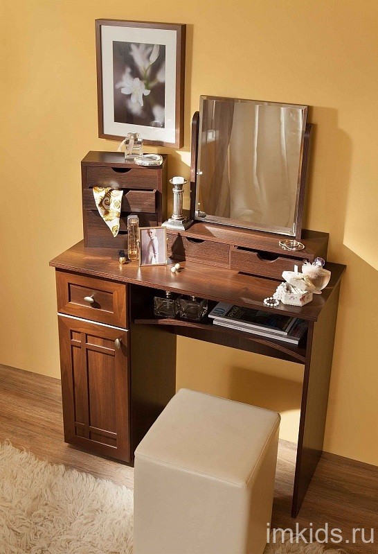 Столик туалетный Sherlock 53, орех