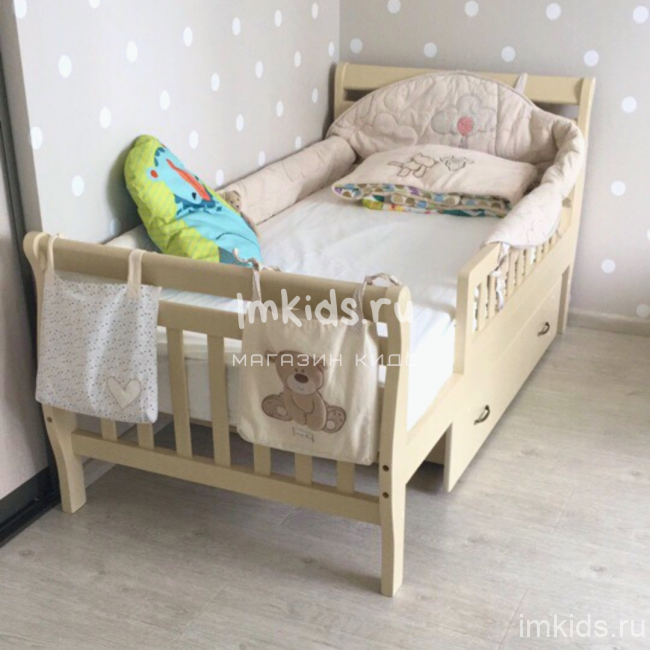 Кровать из массива "Милана" 