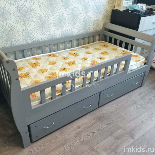 Кровать из массива "Милана" 