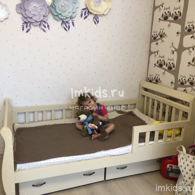 Кровать из массива "Милана" 