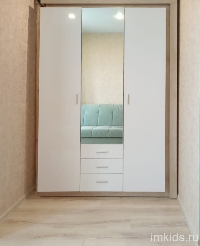 Шкаф 3-х дверный с зеркалом 15 Люмен