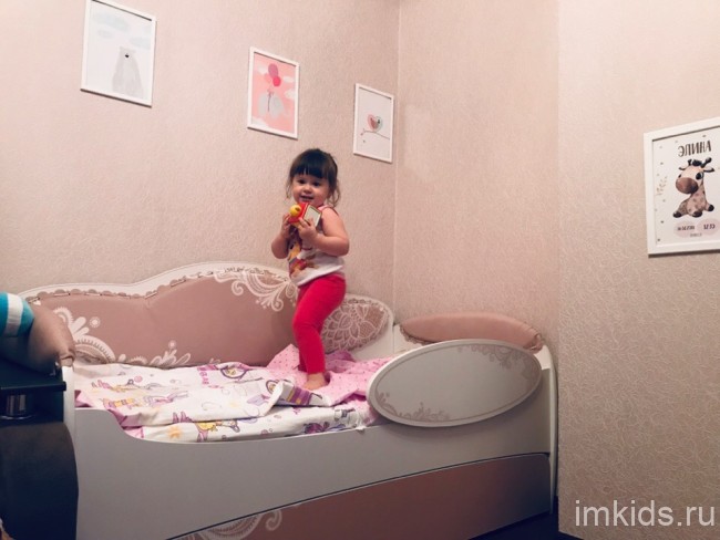 Кровать с мягкой спинкой "MIA" нежность 