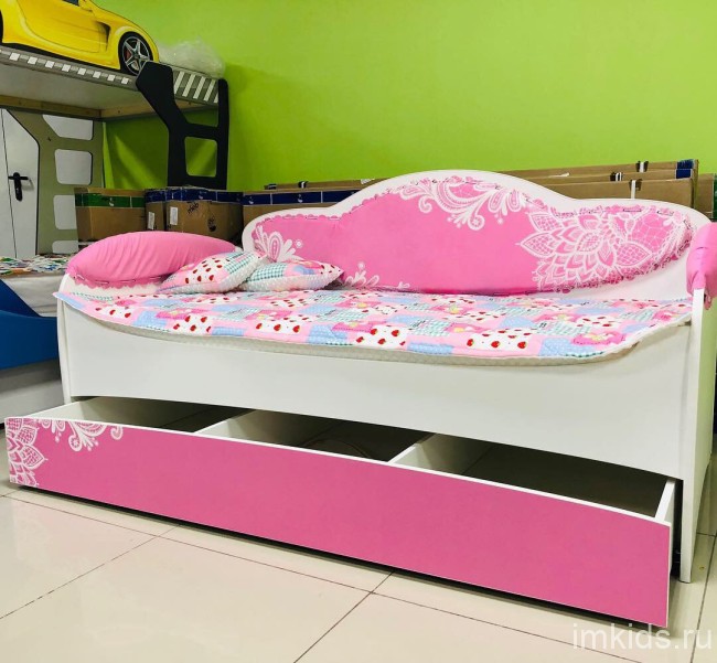 Кровать с мягкой спинкой "MIA" нежность 