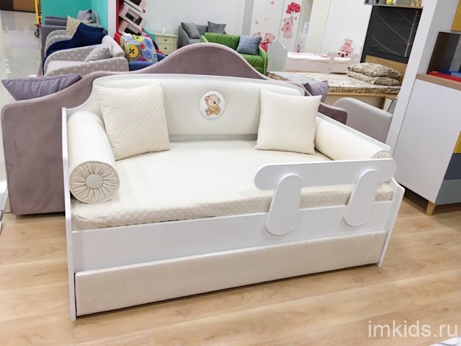 Детская кровать тахта "Медальон" Крем