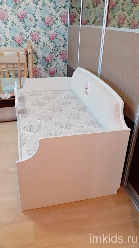 Детская кровать тахта "Медальон" Крем