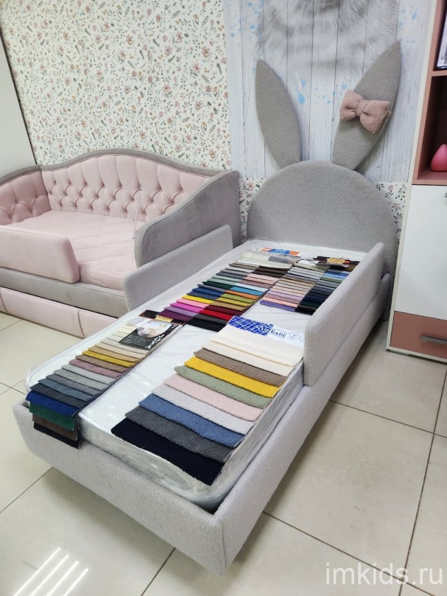 Кровать "Зайка", спальное место 160х80, ткань Барни Сильвер