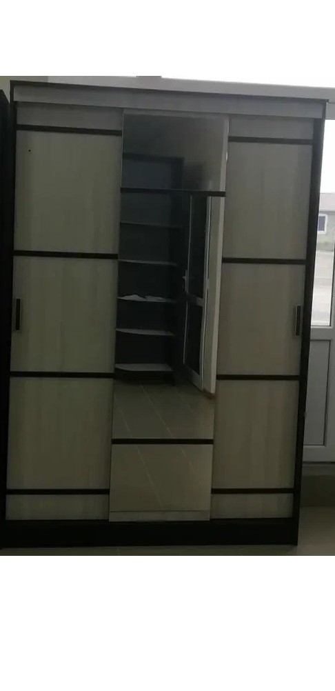 Шкаф-купе трехдверный Сакура, венге/лоредо