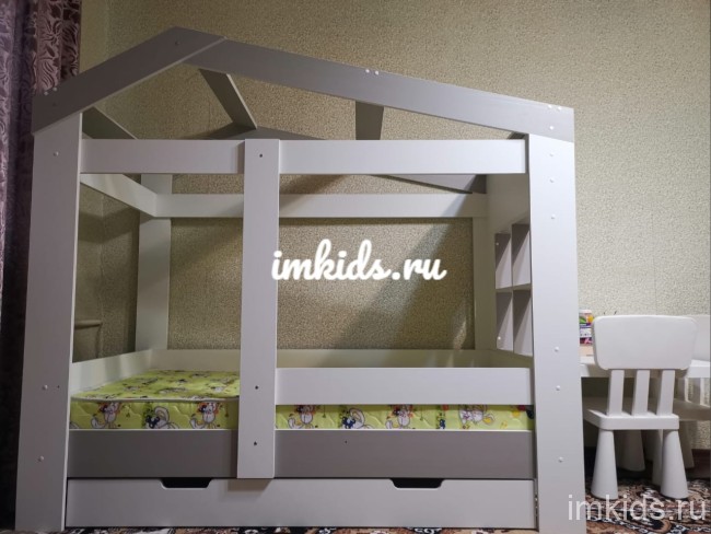 Кровать-домик "Сказка" с окошком